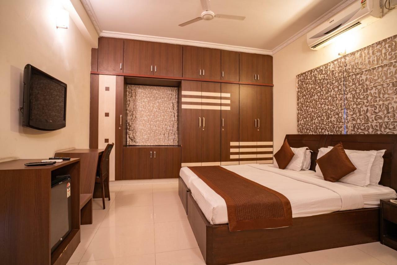 Blueberry Service Apartments ไฮเดอราบัด ภายนอก รูปภาพ